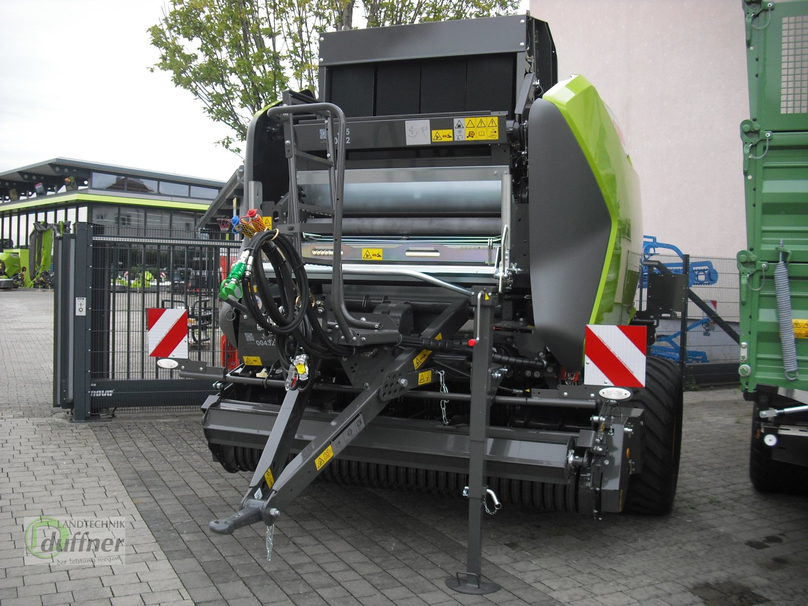 Rundballenpresse des Typs CLAAS Variant 585 RC Pro, Neumaschine in Hohentengen (Bild 4)