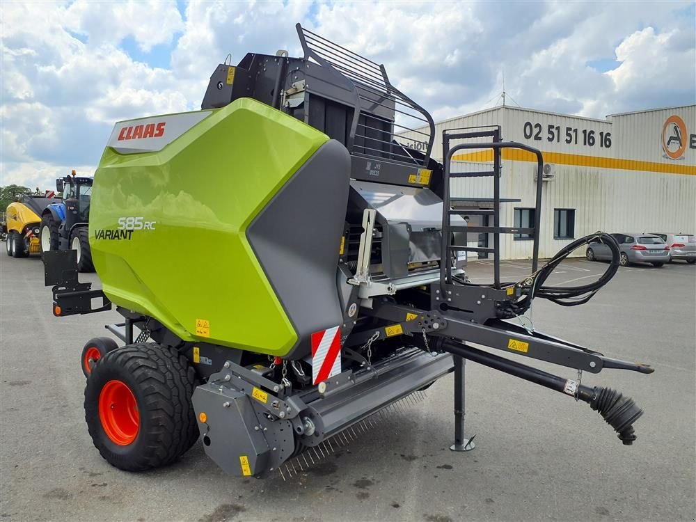 Rundballenpresse типа CLAAS Variant 585 RC, Gebrauchtmaschine в ANTIGNY (Фотография 3)