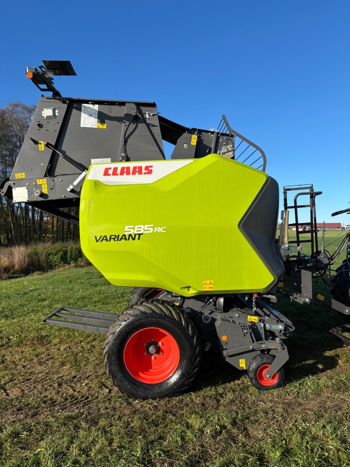 Rundballenpresse des Typs CLAAS VARIANT 585 RC, Gebrauchtmaschine in Elixhausen (Bild 2)