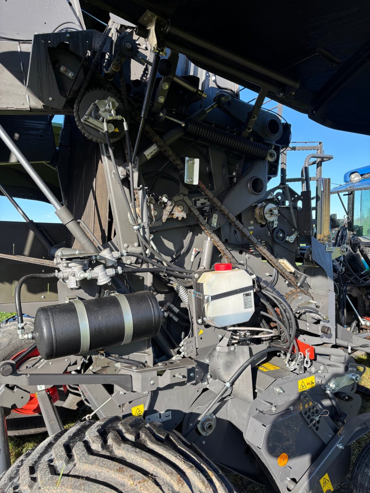 Rundballenpresse des Typs CLAAS VARIANT 585 RC, Gebrauchtmaschine in Elixhausen (Bild 12)