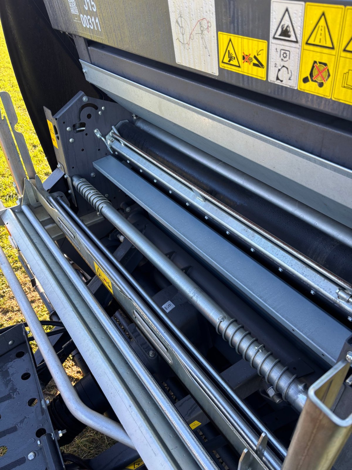 Rundballenpresse des Typs CLAAS VARIANT 585 RC, Gebrauchtmaschine in Elixhausen (Bild 22)