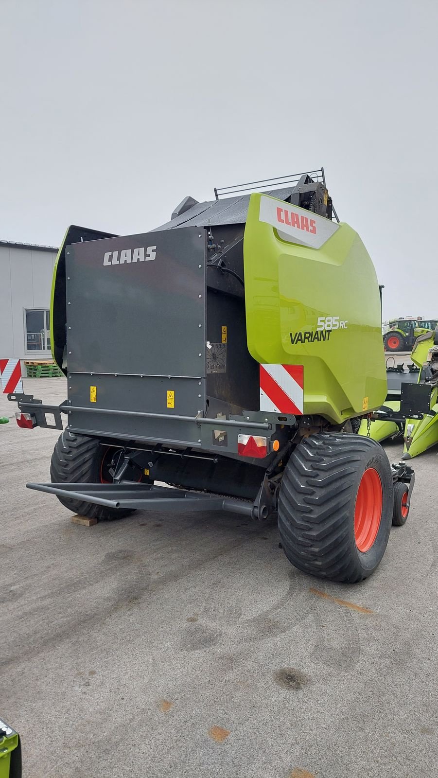 Rundballenpresse of the type CLAAS Variant 585 RC, Vorführmaschine in Grund (Picture 3)