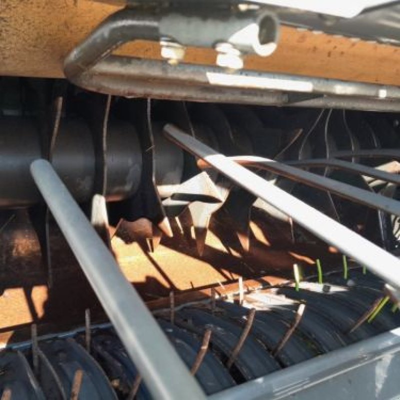 Rundballenpresse типа CLAAS VARIANT360RF, Gebrauchtmaschine в Belleville sur Meuse (Фотография 6)