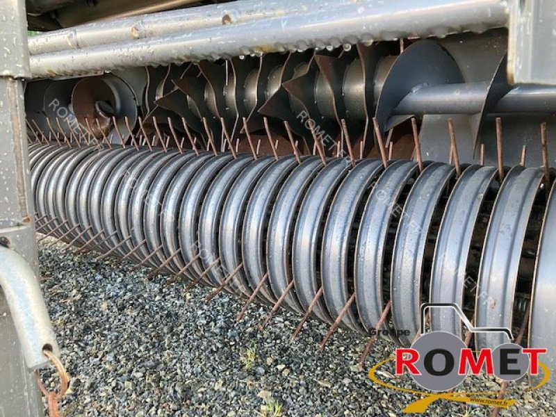 Rundballenpresse του τύπου CLAAS VARIANT460 RS, Gebrauchtmaschine σε Gennes sur glaize (Φωτογραφία 4)