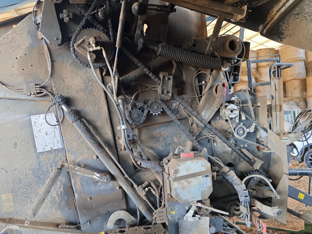 Rundballenpresse от тип CLAAS Variant560 rf, Gebrauchtmaschine в MORLHON LE HAUT (Снимка 4)