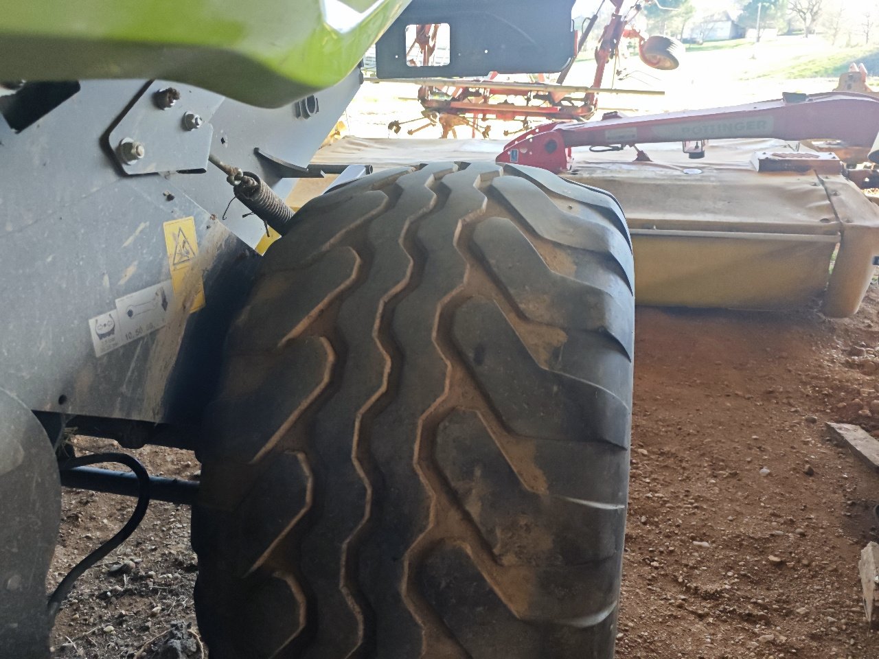 Rundballenpresse от тип CLAAS Variant560 rf, Gebrauchtmaschine в MORLHON LE HAUT (Снимка 7)