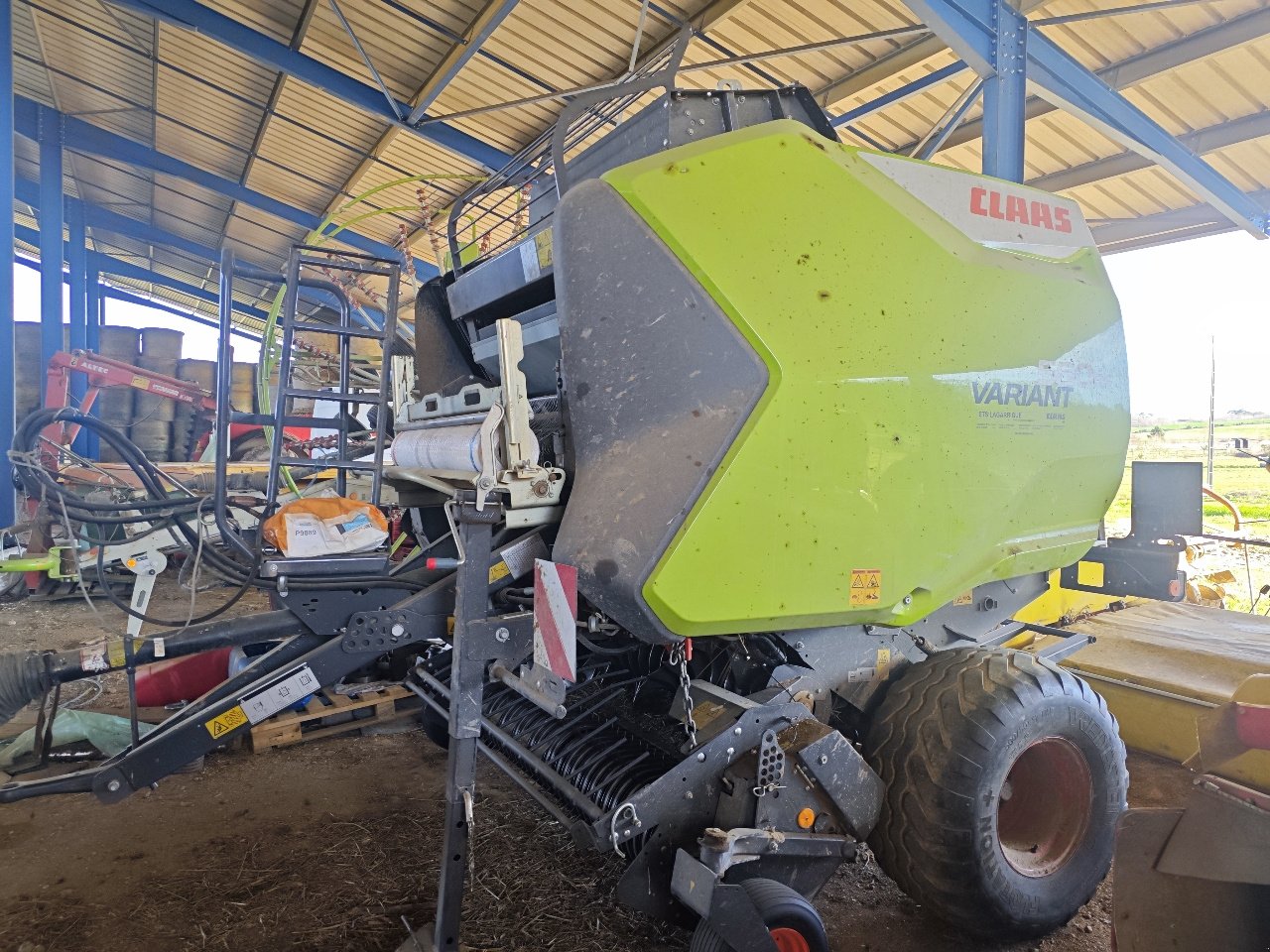 Rundballenpresse от тип CLAAS Variant560 rf, Gebrauchtmaschine в MORLHON LE HAUT (Снимка 2)