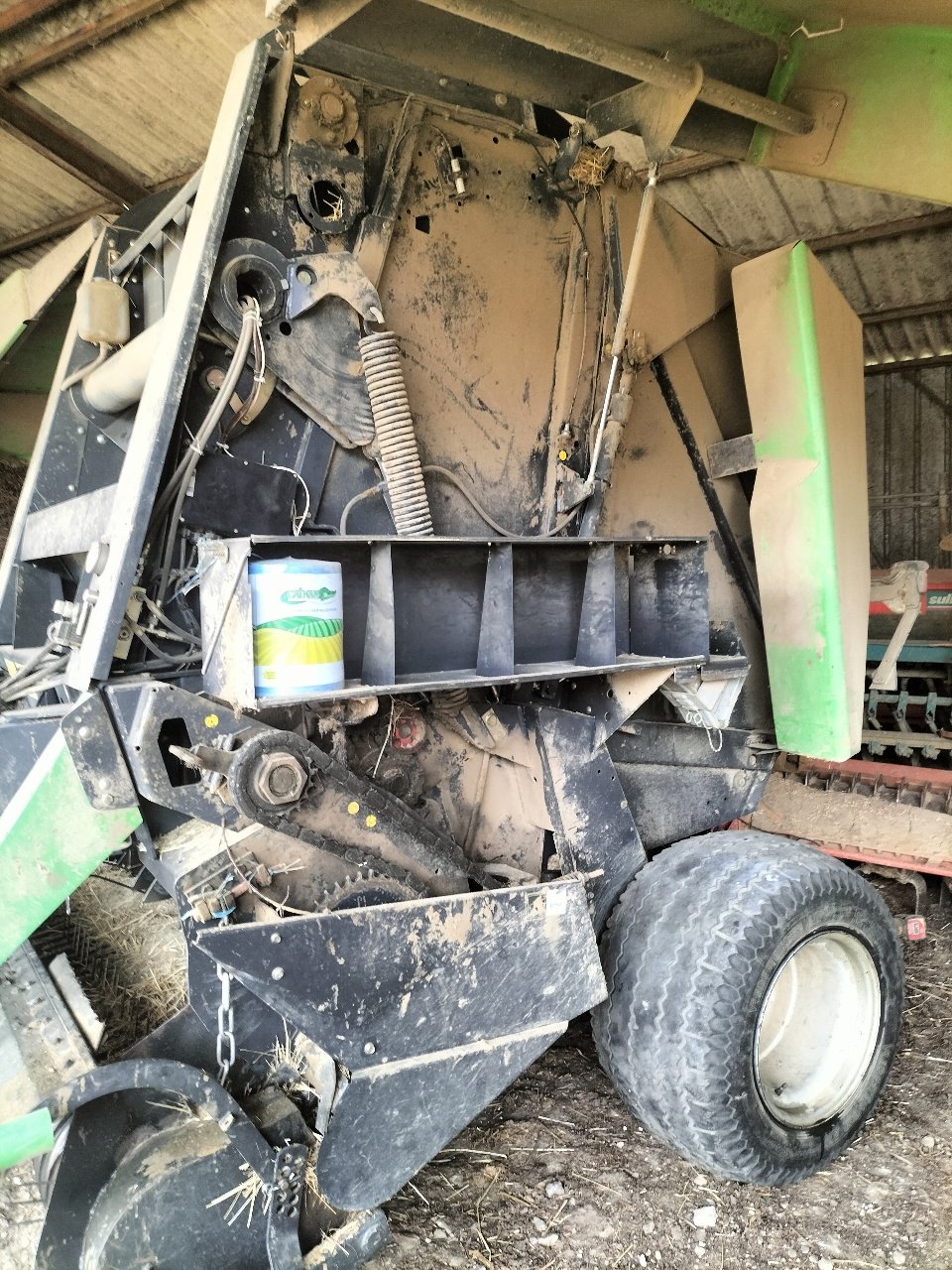 Rundballenpresse des Typs Deutz-Fahr Rb 4.90, Gebrauchtmaschine in VARZY (Bild 3)