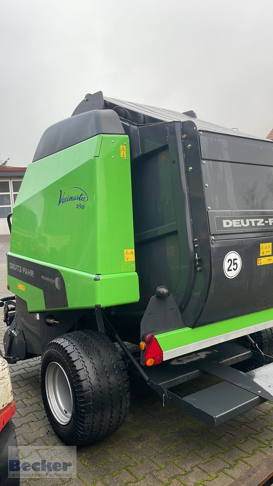 Rundballenpresse of the type Deutz-Fahr Vari Master 590, Gebrauchtmaschine in Weimar-Niederwalgern (Picture 2)