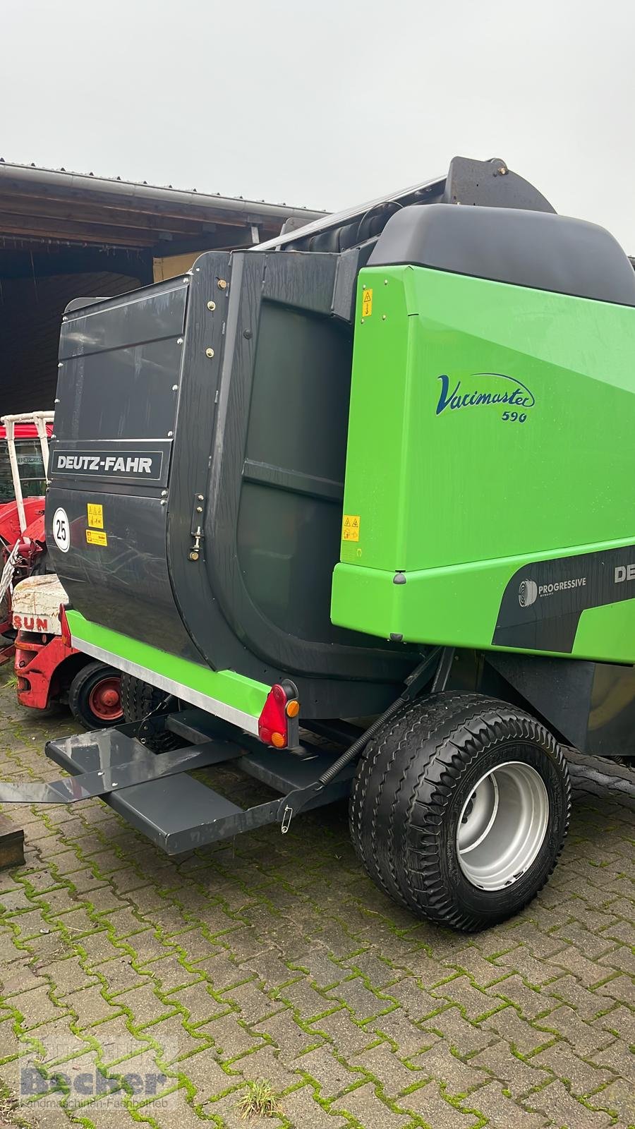 Rundballenpresse of the type Deutz-Fahr Vari Master 590, Gebrauchtmaschine in Weimar-Niederwalgern (Picture 3)