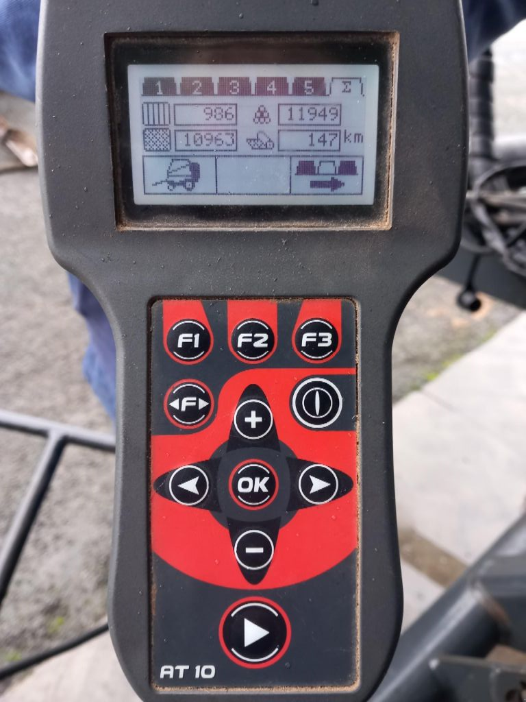 Rundballenpresse of the type Deutz-Fahr Varimaster 560 Optifeed, Gebrauchtmaschine in BRECE (Picture 5)