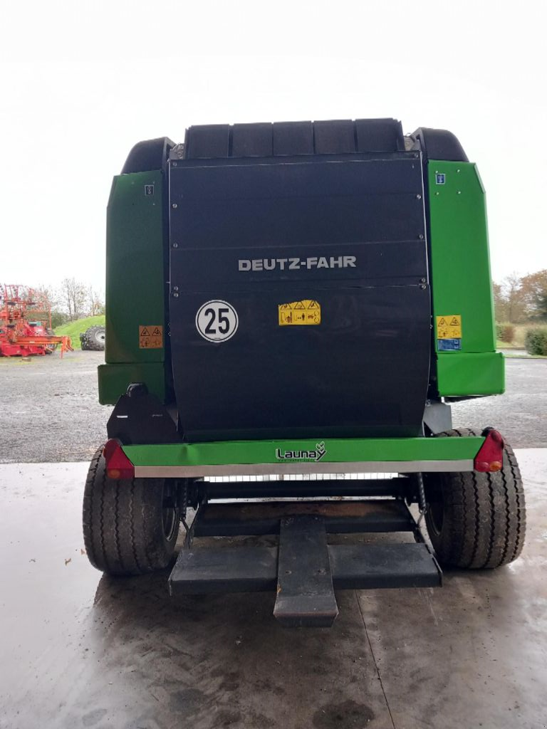 Rundballenpresse of the type Deutz-Fahr Varimaster 560 Optifeed, Gebrauchtmaschine in BRECE (Picture 4)