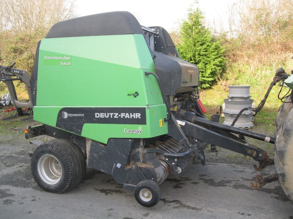 Rundballenpresse des Typs Deutz-Fahr Varimaster 560 Optifeed, Gebrauchtmaschine in BRECE (Bild 1)