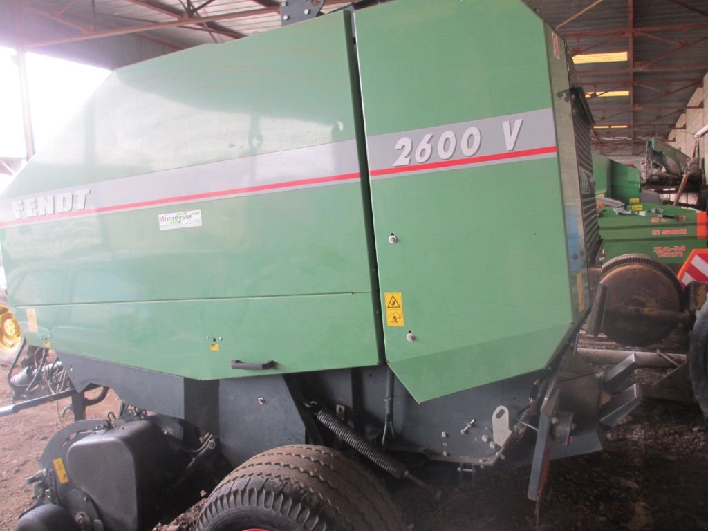Rundballenpresse типа Fendt 1600 V, Gebrauchtmaschine в RODEZ (Фотография 3)