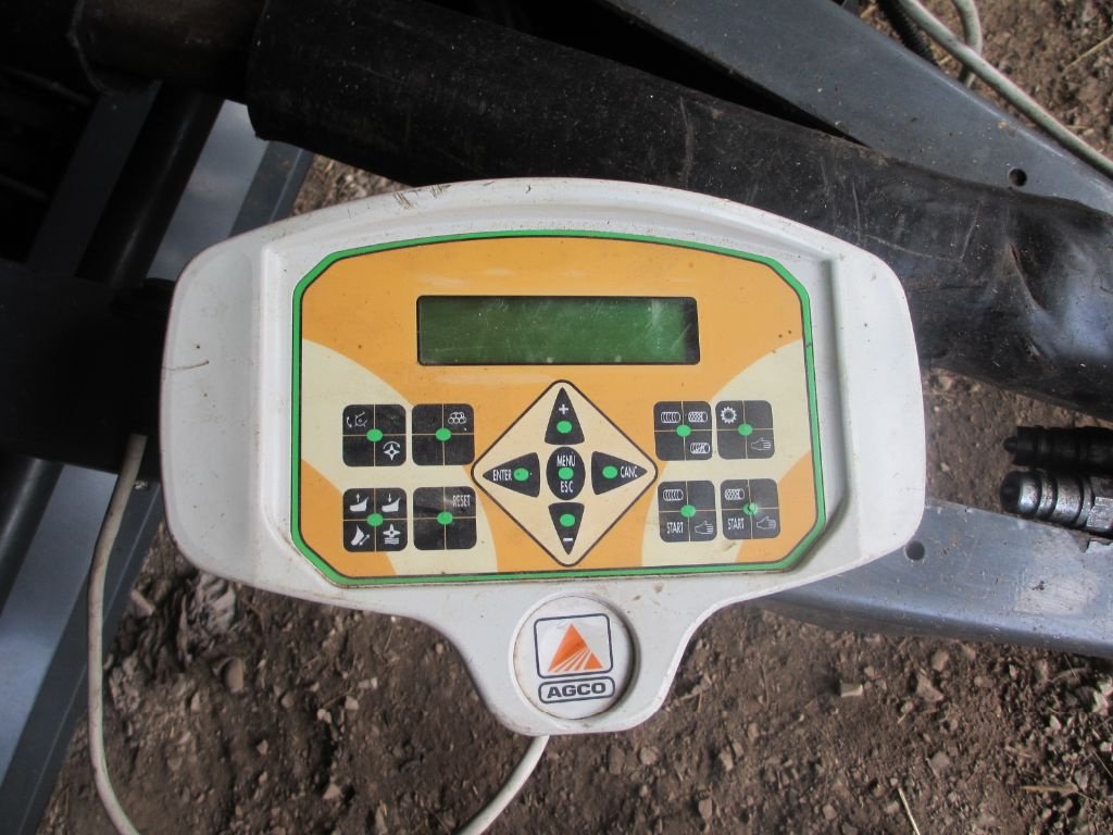 Rundballenpresse типа Fendt 1600 V, Gebrauchtmaschine в RODEZ (Фотография 6)