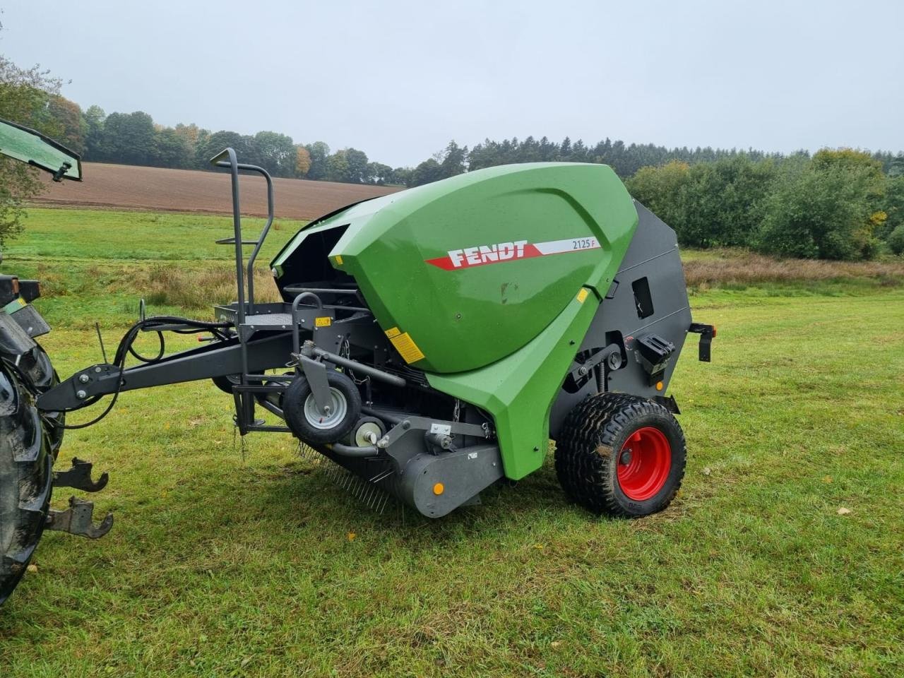 Rundballenpresse от тип Fendt 2125 F, Gebrauchtmaschine в Könnern (Снимка 1)