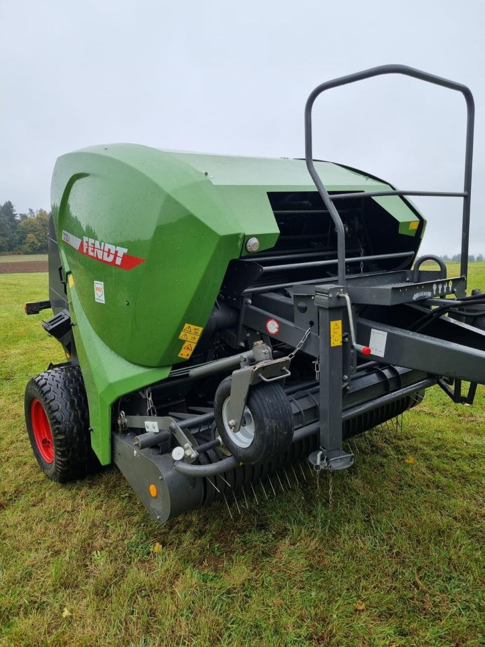 Rundballenpresse от тип Fendt 2125 F, Gebrauchtmaschine в Könnern (Снимка 2)