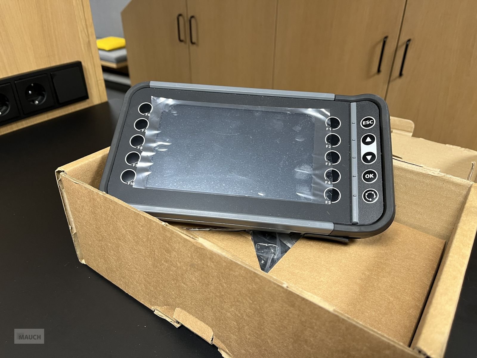 Rundballenpresse типа Fendt Isobus Terminal E-Link Pro zu Fendt Rotana 160, Neumaschine в Burgkirchen (Фотография 2)