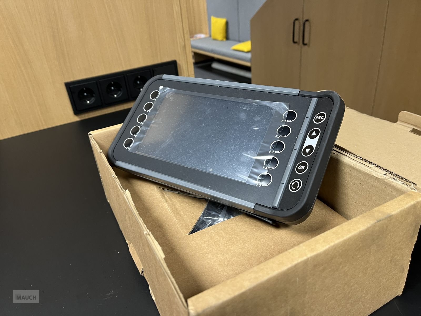 Rundballenpresse типа Fendt Isobus Terminal E-Link Pro zu Fendt Rotana 160, Neumaschine в Burgkirchen (Фотография 3)