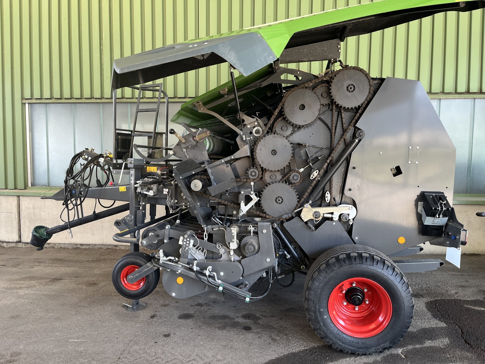 Rundballenpresse tip Fendt Rotana 130 F, Neumaschine in Frastanz (Poză 4)