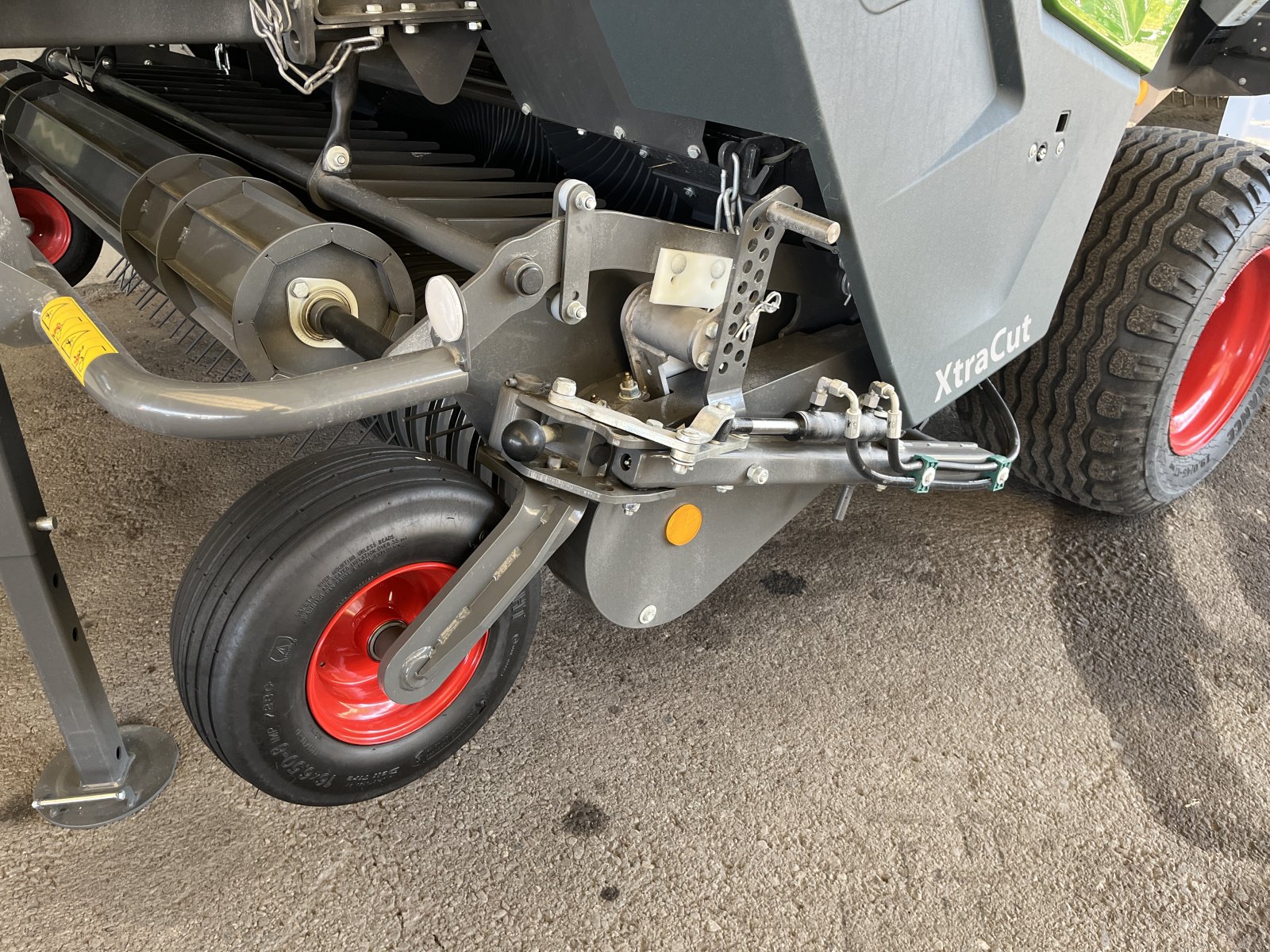 Rundballenpresse tip Fendt Rotana 130 F, Neumaschine in Frastanz (Poză 8)