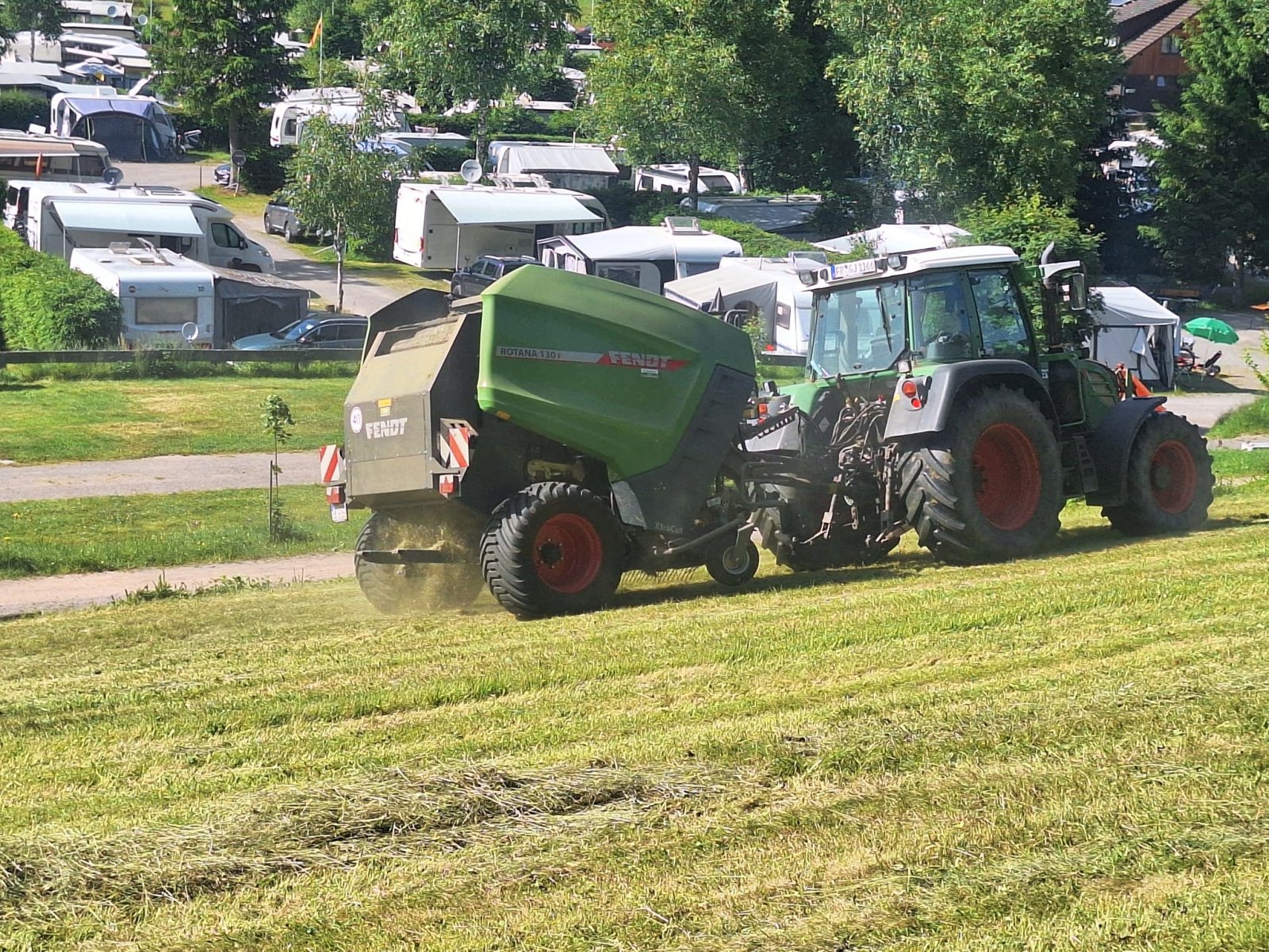 Rundballenpresse of the type Fendt Rotana 130 F, Gebrauchtmaschine in Donaueschingen (Picture 3)