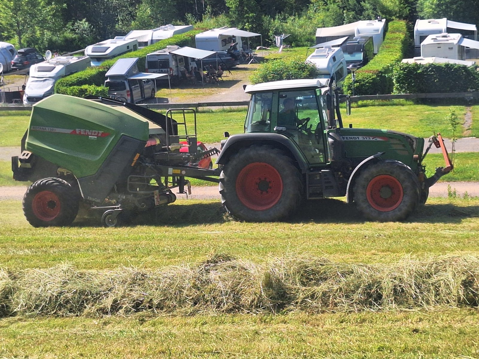 Rundballenpresse of the type Fendt Rotana 130 F, Gebrauchtmaschine in Donaueschingen (Picture 5)