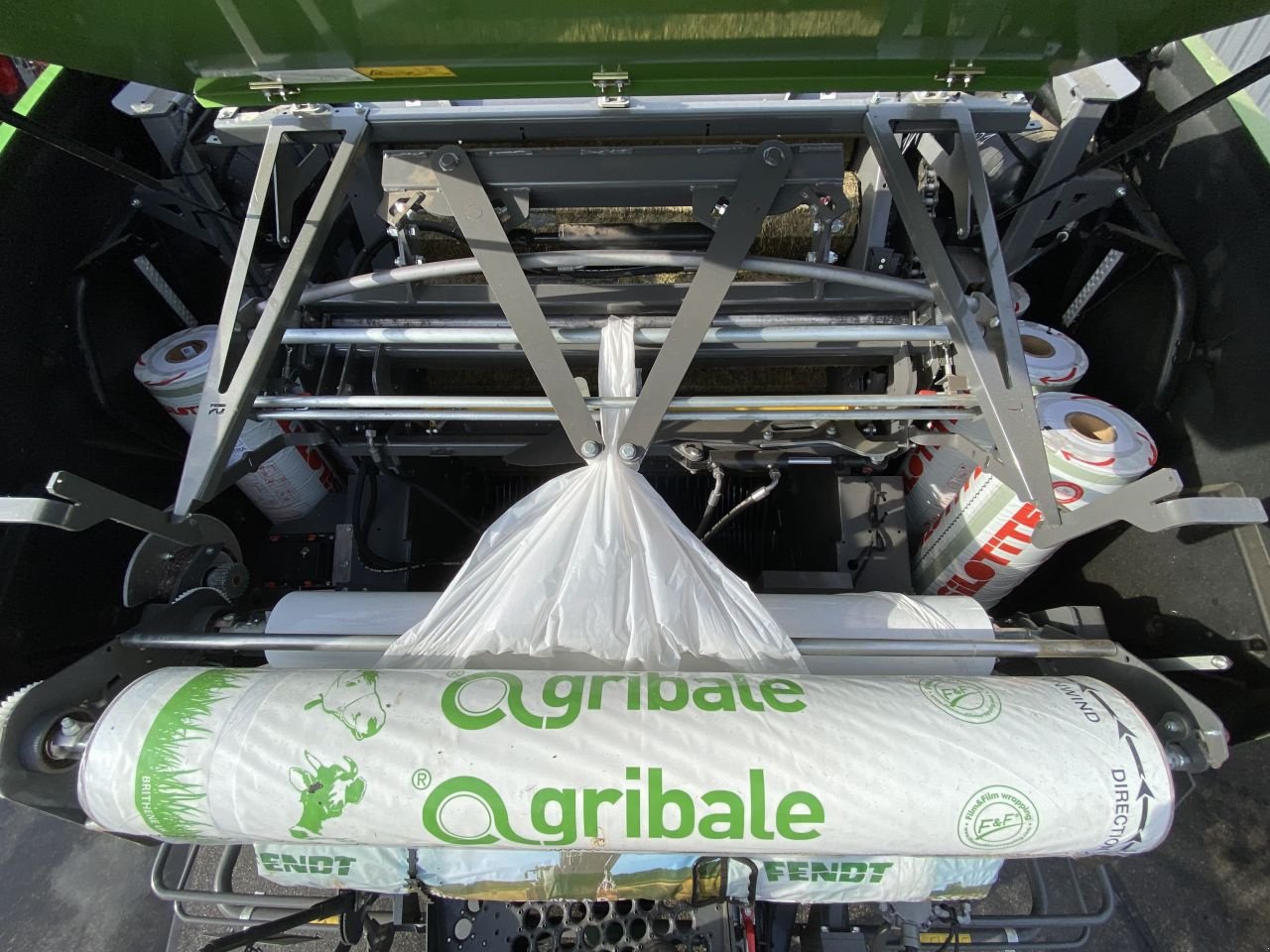 Rundballenpresse του τύπου Fendt Rotana 130F Combi, Gebrauchtmaschine σε Achterveld (Φωτογραφία 9)