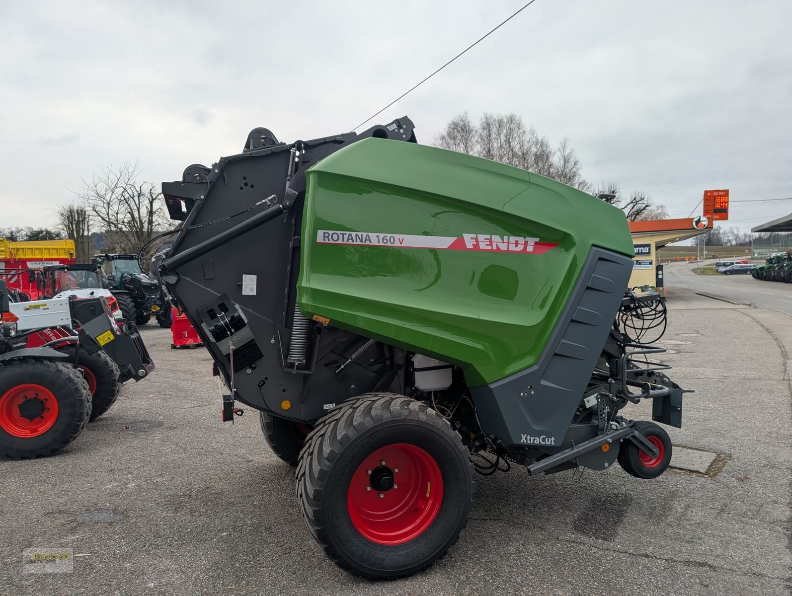 Rundballenpresse des Typs Fendt Rotana 160 V Xtra, Neumaschine in Senftenbach (Bild 10)