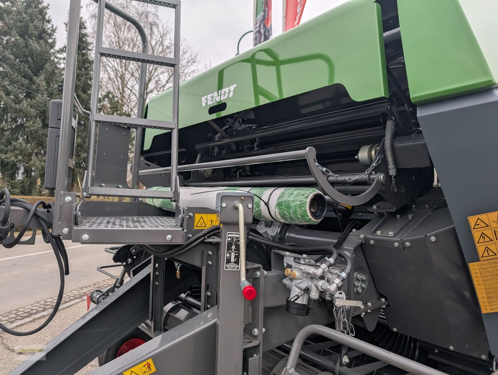 Rundballenpresse des Typs Fendt Rotana 160 V Xtra, Neumaschine in Senftenbach (Bild 9)