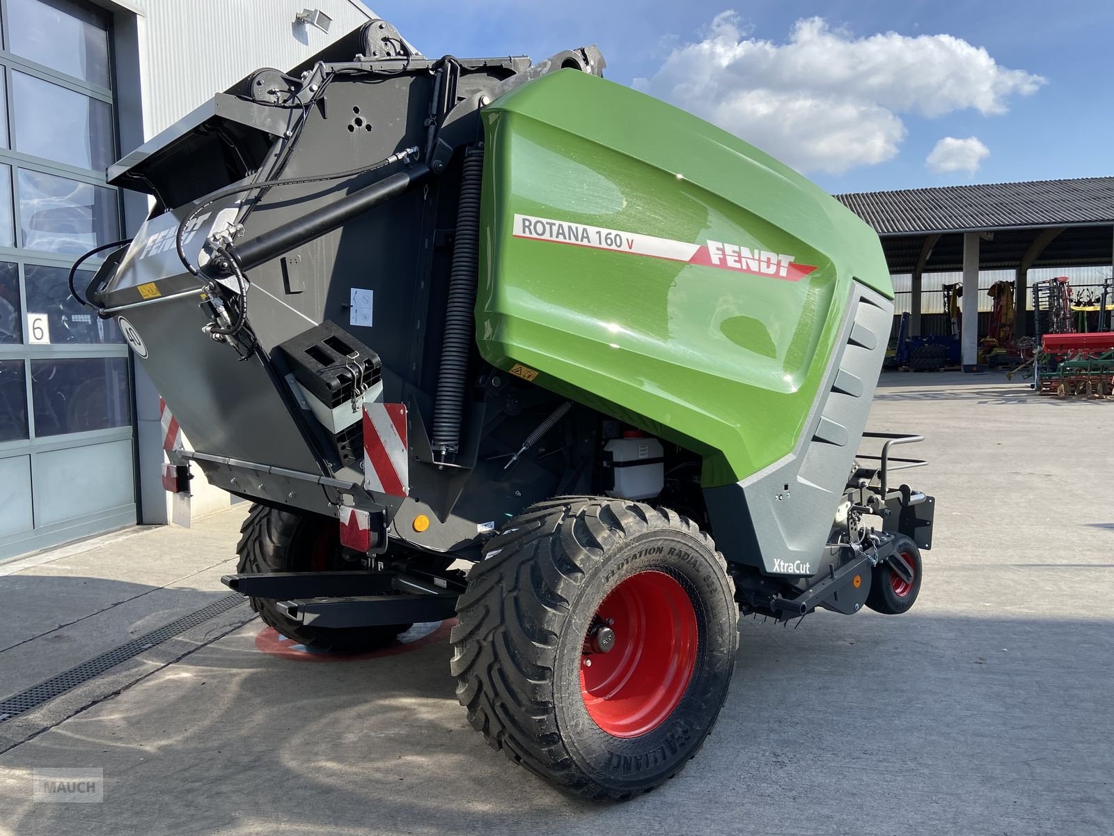 Rundballenpresse des Typs Fendt Rotana 160 V, Neumaschine in Burgkirchen (Bild 8)