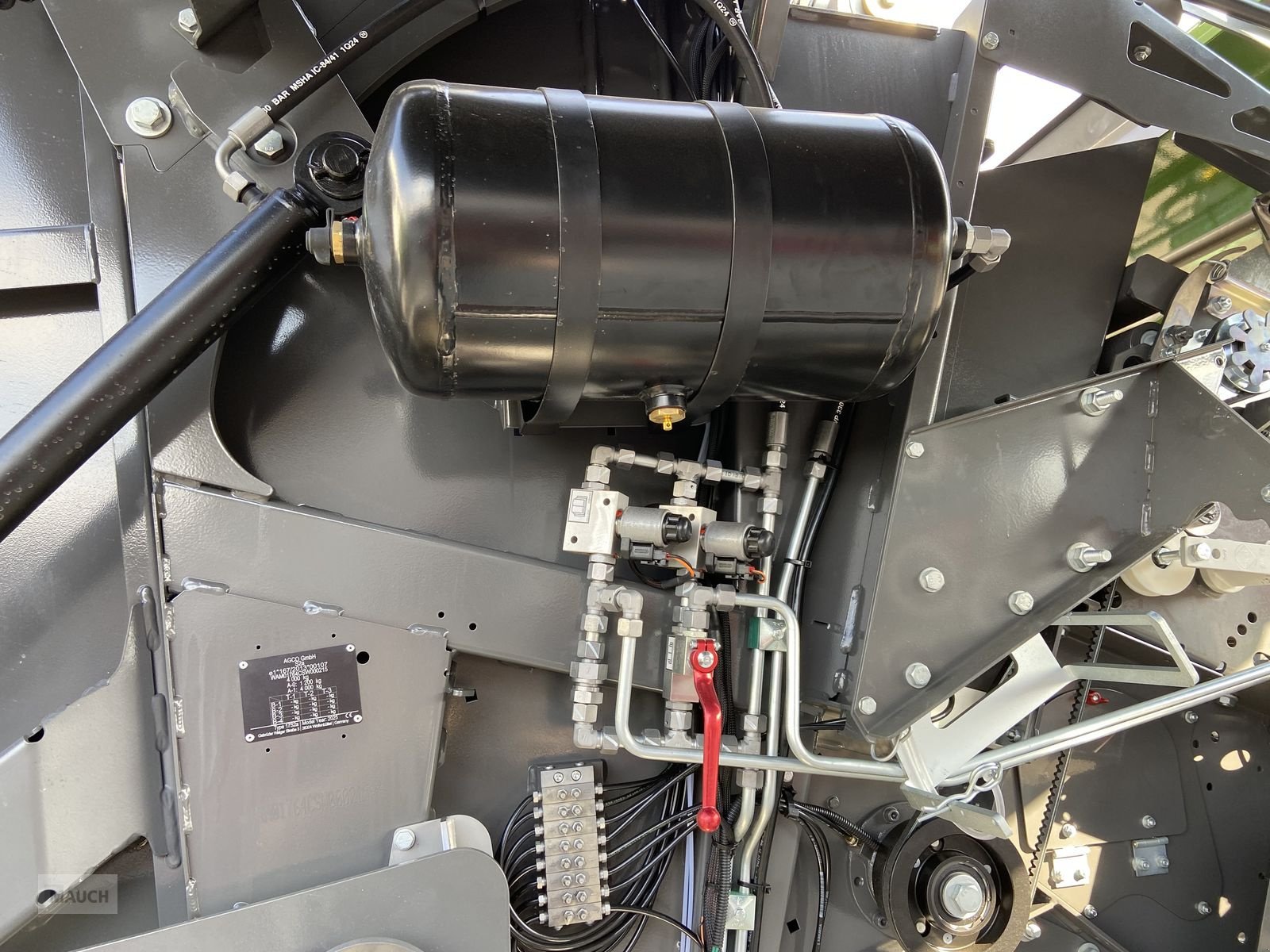 Rundballenpresse des Typs Fendt Rotana 160 V, Neumaschine in Burgkirchen (Bild 21)