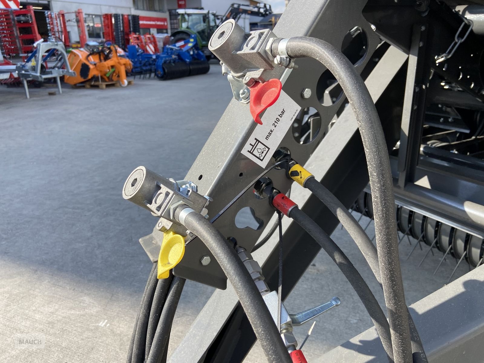 Rundballenpresse des Typs Fendt Rotana 160 V, Neumaschine in Burgkirchen (Bild 15)