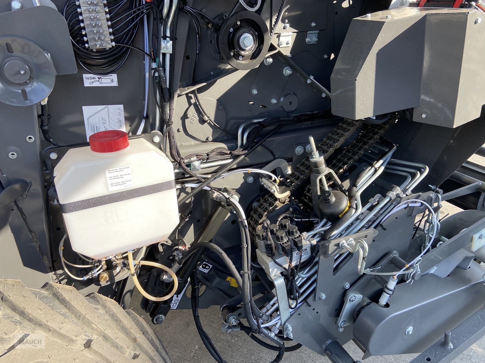 Rundballenpresse des Typs Fendt Rotana 160 V, Neumaschine in Burgkirchen (Bild 20)