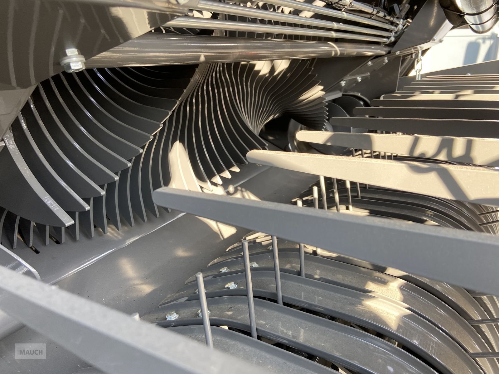 Rundballenpresse des Typs Fendt Rotana 160 V, Neumaschine in Burgkirchen (Bild 11)