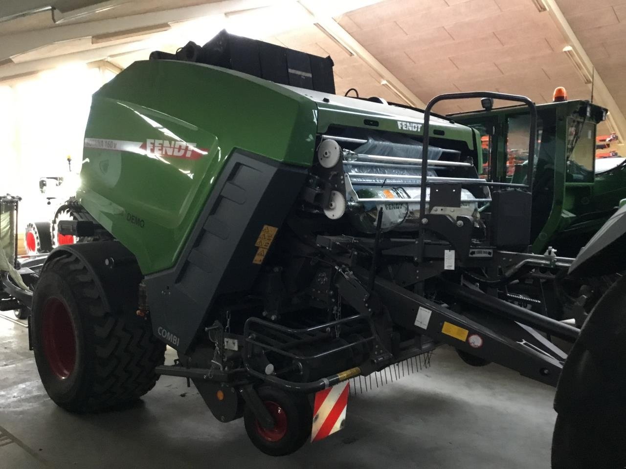 Rundballenpresse tipa Fendt ROTANA 160V COMBI, Gebrauchtmaschine u Holstebro (Slika 4)