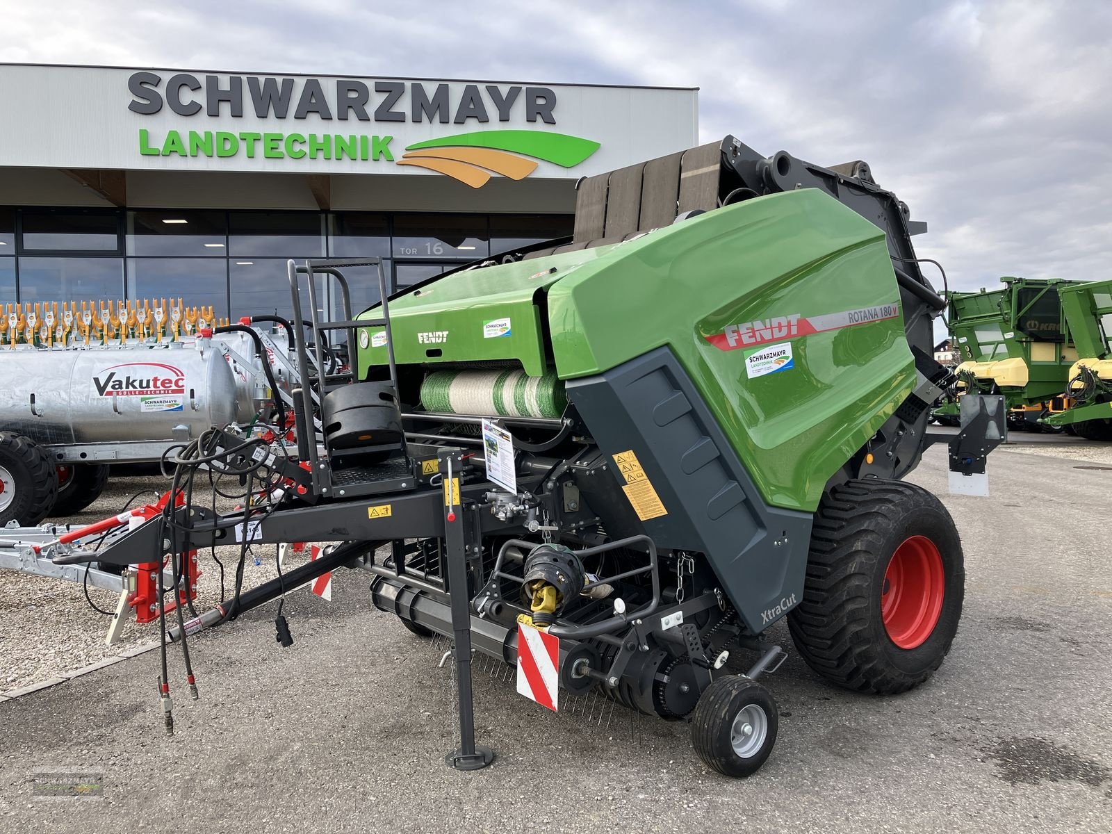 Rundballenpresse del tipo Fendt Rotana 180 Xtra Cut, Gebrauchtmaschine In Gampern (Immagine 1)