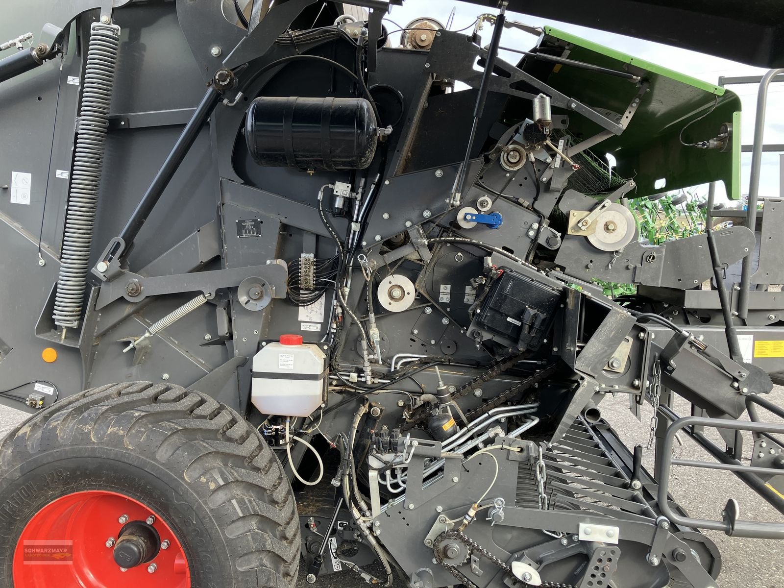 Rundballenpresse del tipo Fendt Rotana 180 Xtra Cut, Gebrauchtmaschine In Gampern (Immagine 11)