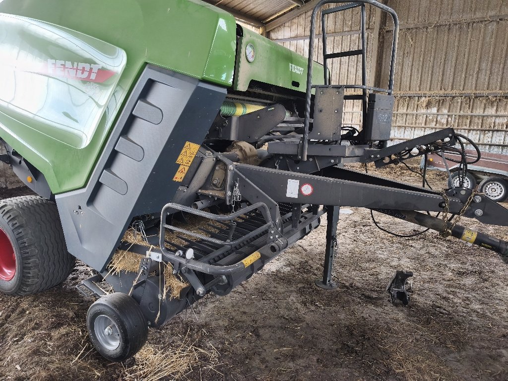 Rundballenpresse typu Fendt Rotana160v, Gebrauchtmaschine v LACAPELLE-MARIVAL (Obrázek 5)