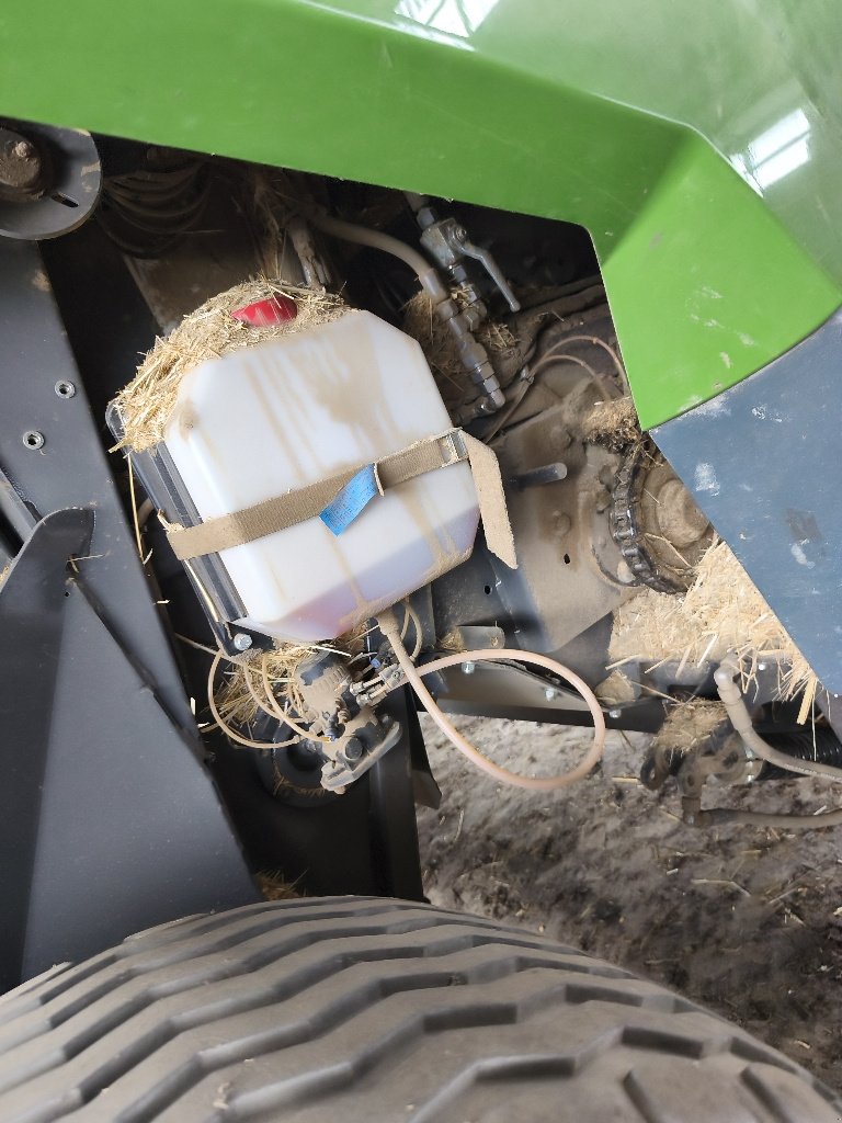 Rundballenpresse typu Fendt Rotana160v, Gebrauchtmaschine v LACAPELLE-MARIVAL (Obrázek 11)