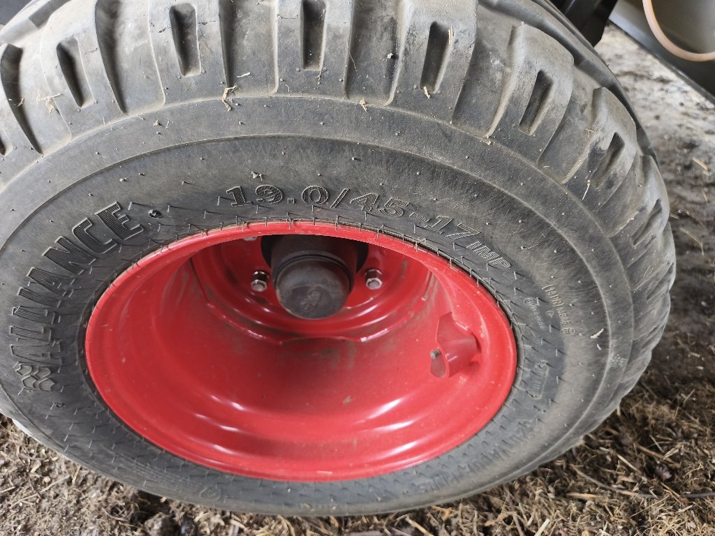 Rundballenpresse typu Fendt Rotana160v, Gebrauchtmaschine v LACAPELLE-MARIVAL (Obrázek 10)