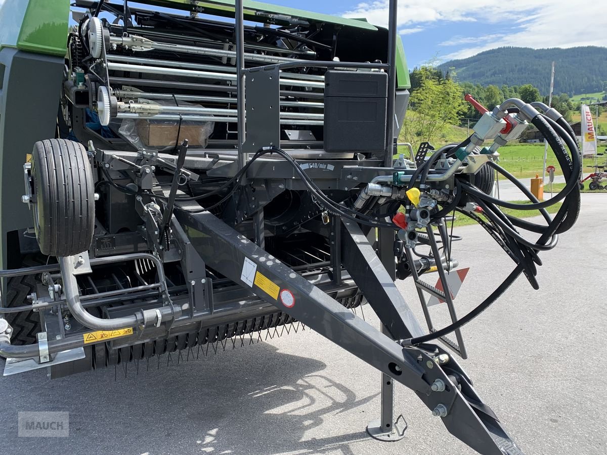 Rundballenpresse des Typs Fendt Rundballenpresse Rotana 130F Combi, Neumaschine in Eben (Bild 5)
