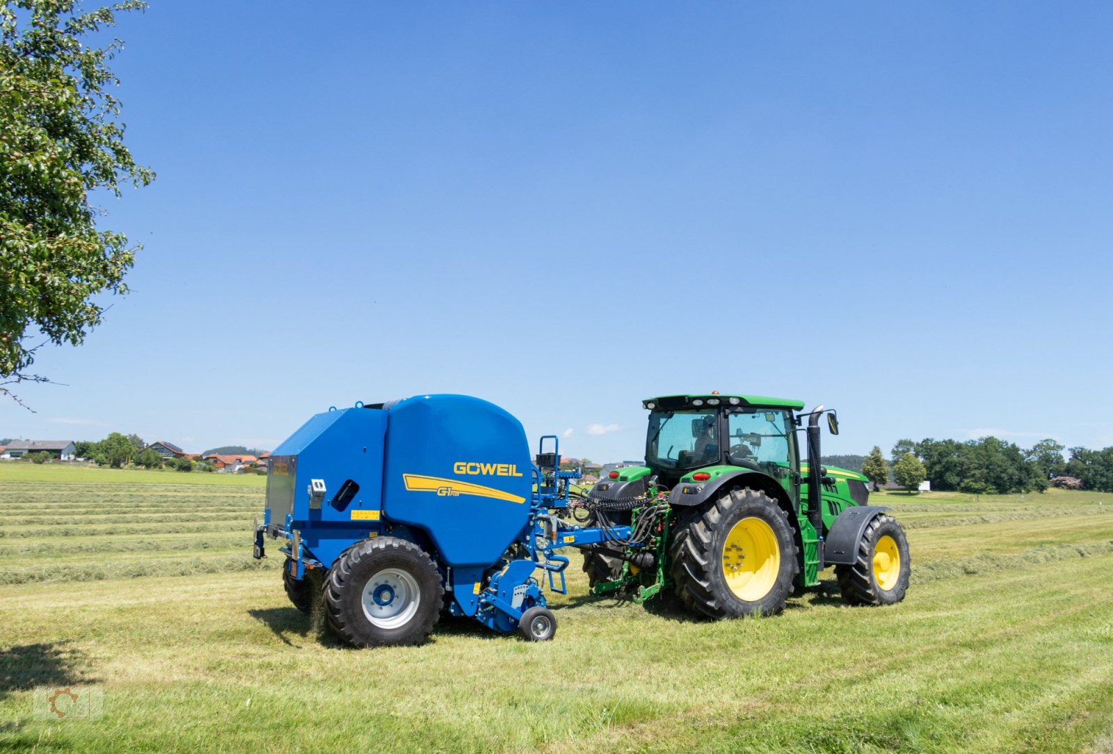 Rundballenpresse des Typs Göweil G-1 F125 Festkammerpresse ISOBUS 1,25m Ballendurchmesser, Neumaschine in Tiefenbach (Bild 1)