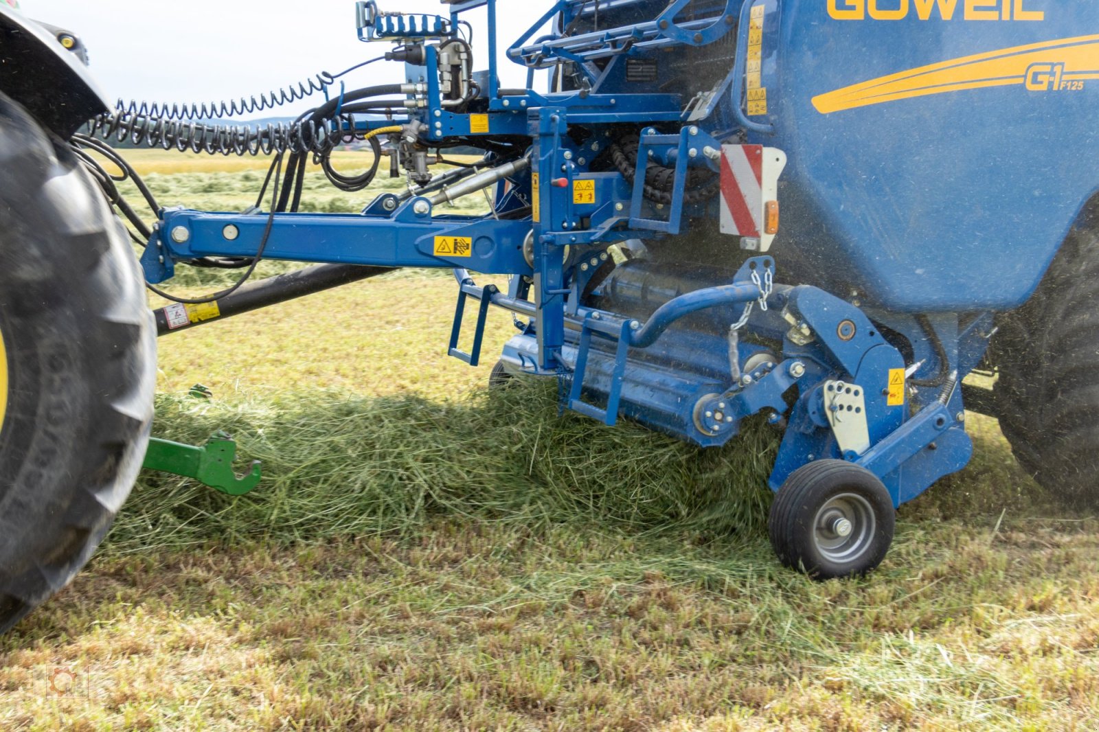 Rundballenpresse des Typs Göweil G-1 F125 Festkammerpresse ISOBUS 1,25m Ballendurchmesser, Neumaschine in Tiefenbach (Bild 14)