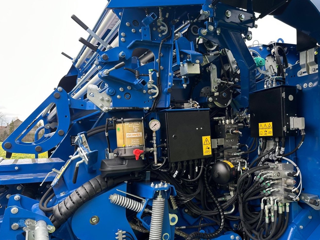 Rundballenpresse des Typs Göweil G-1 F125 G1 G 1 Silver Edition, Neumaschine in Rankweil (Bild 5)