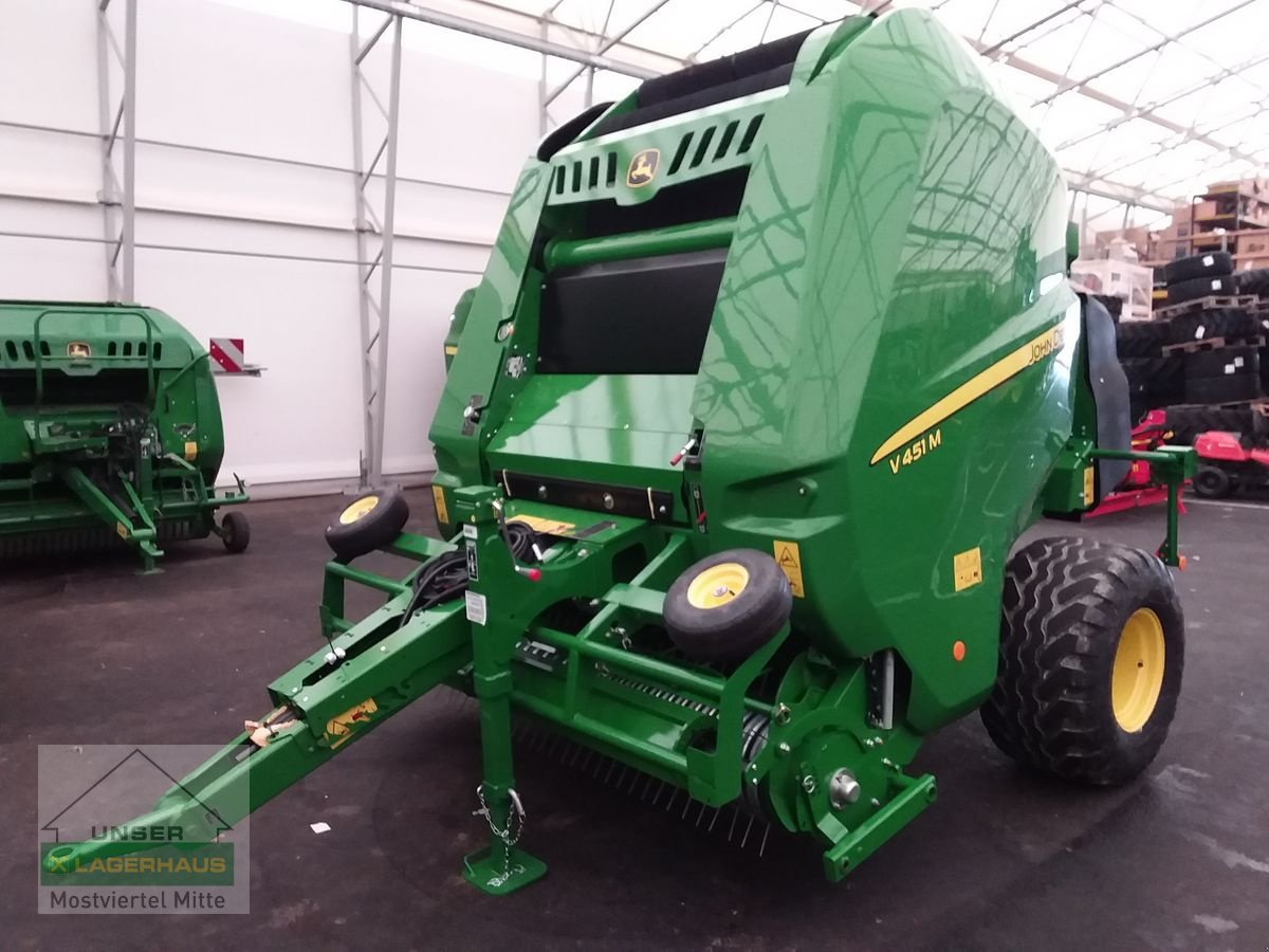 Rundballenpresse tip John Deere 451M, Neumaschine in Bergland (Poză 1)