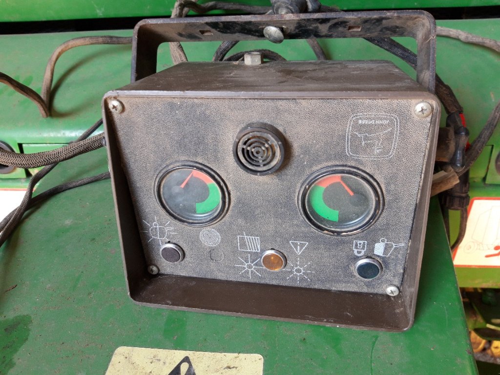 Rundballenpresse des Typs John Deere 550 FICELLE, Gebrauchtmaschine in DIFFENBACH-LES-HELLIMER (Bild 4)