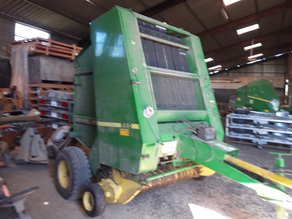 Rundballenpresse des Typs John Deere 550 FICELLE, Gebrauchtmaschine in DIFFENBACH-LES-HELLIMER (Bild 2)