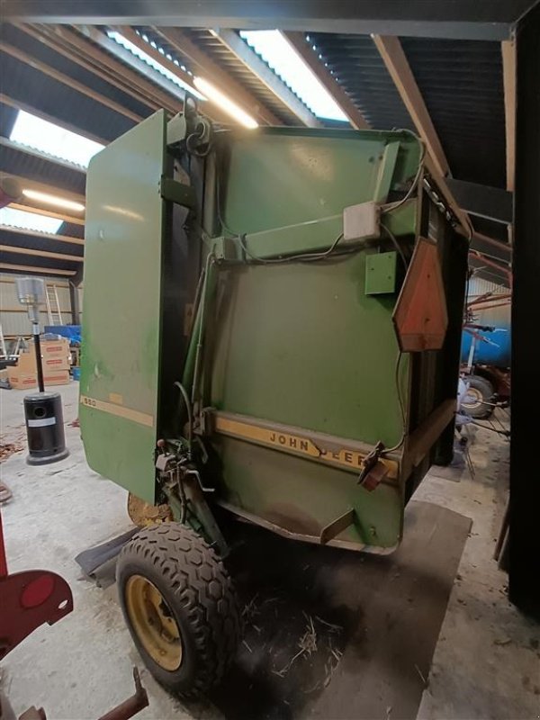 Rundballenpresse des Typs John Deere 550 Rundballepresser med garnbinder, Gebrauchtmaschine in Egtved (Bild 4)