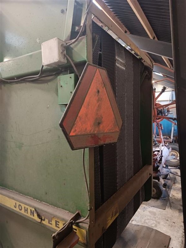 Rundballenpresse des Typs John Deere 550 Rundballepresser med garnbinder, Gebrauchtmaschine in Egtved (Bild 5)